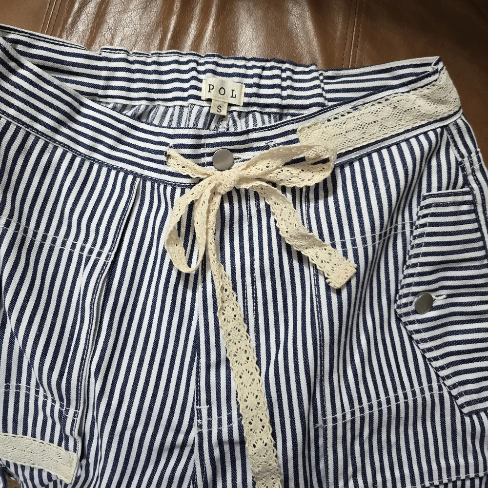 POL Striped Wide-Leg Cargo Pants in Navy and White - Picture 3 of 4